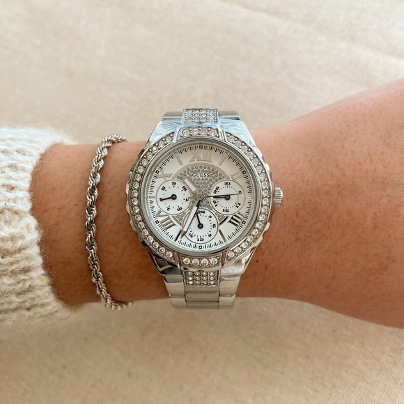 Vintage Y2K Inspired Guess Silver Tone Diamond Gem∙Oversized Round Roman Numeral - Picture 3 of 6